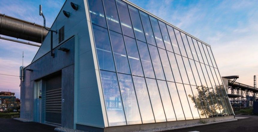 The world’s largest pilot plant for the CO2-neutral production of hydrogen successfully commenced operation last November at the voestalpine site in Linz (Austria), simultaneously setting an international milestone in the advancement of new energy supply options.